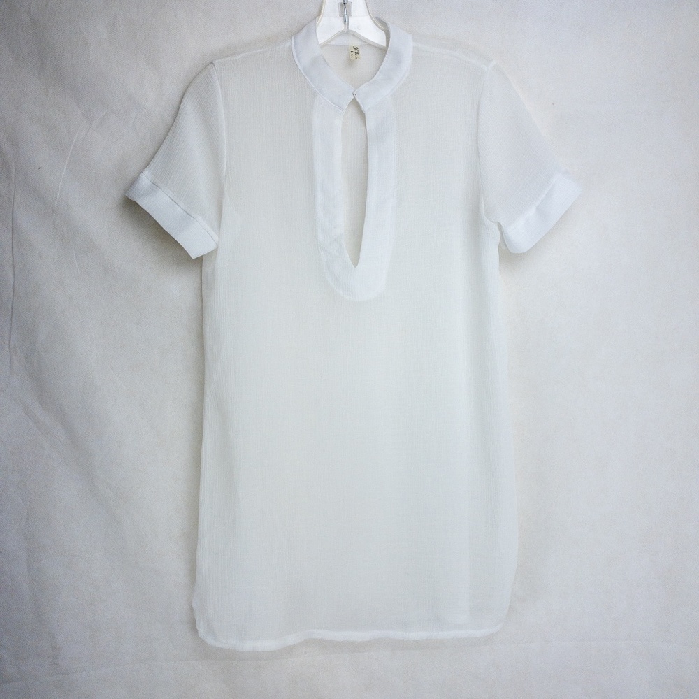 Yi Thi Liang white Short Sleeve Shirt Size S